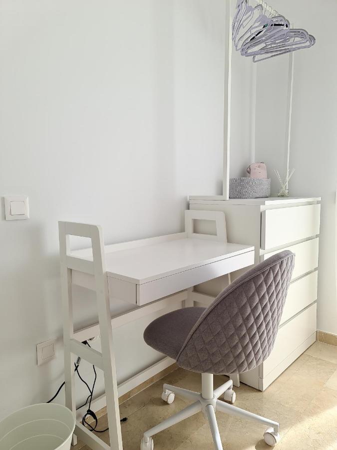 Seaside Serenity - Stylish Apartment With Spectacular Views Manilva Extérieur photo