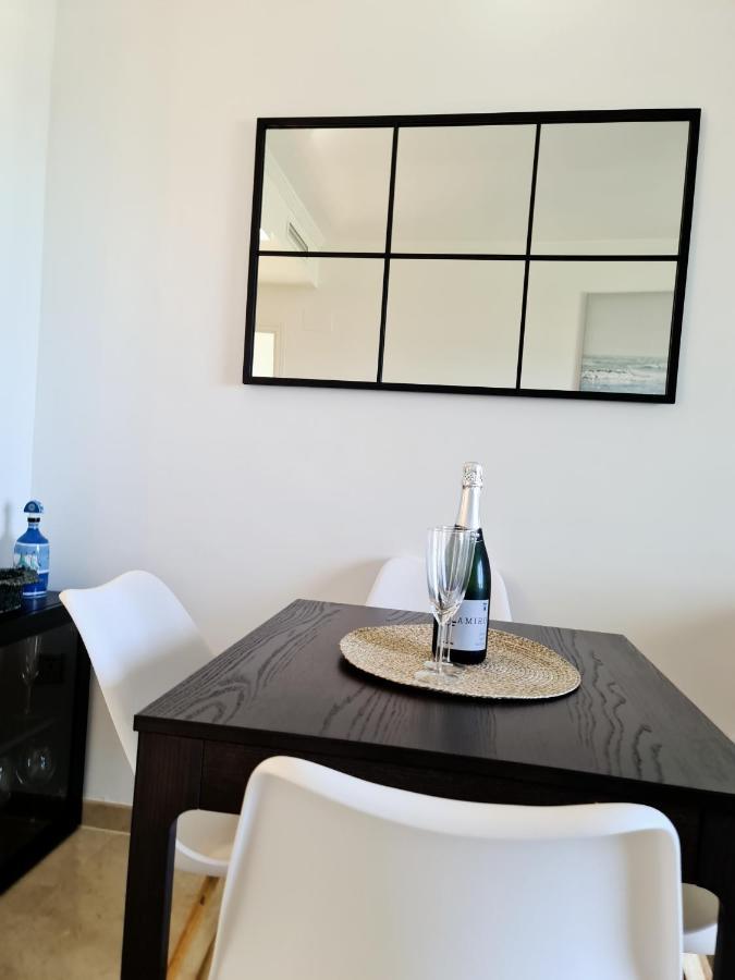 Seaside Serenity - Stylish Apartment With Spectacular Views Manilva Extérieur photo
