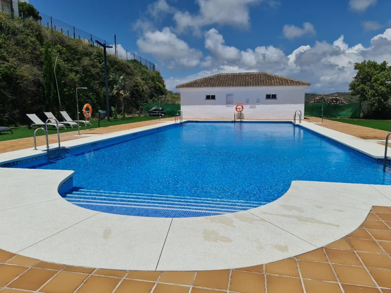Seaside Serenity - Stylish Apartment With Spectacular Views Manilva Extérieur photo