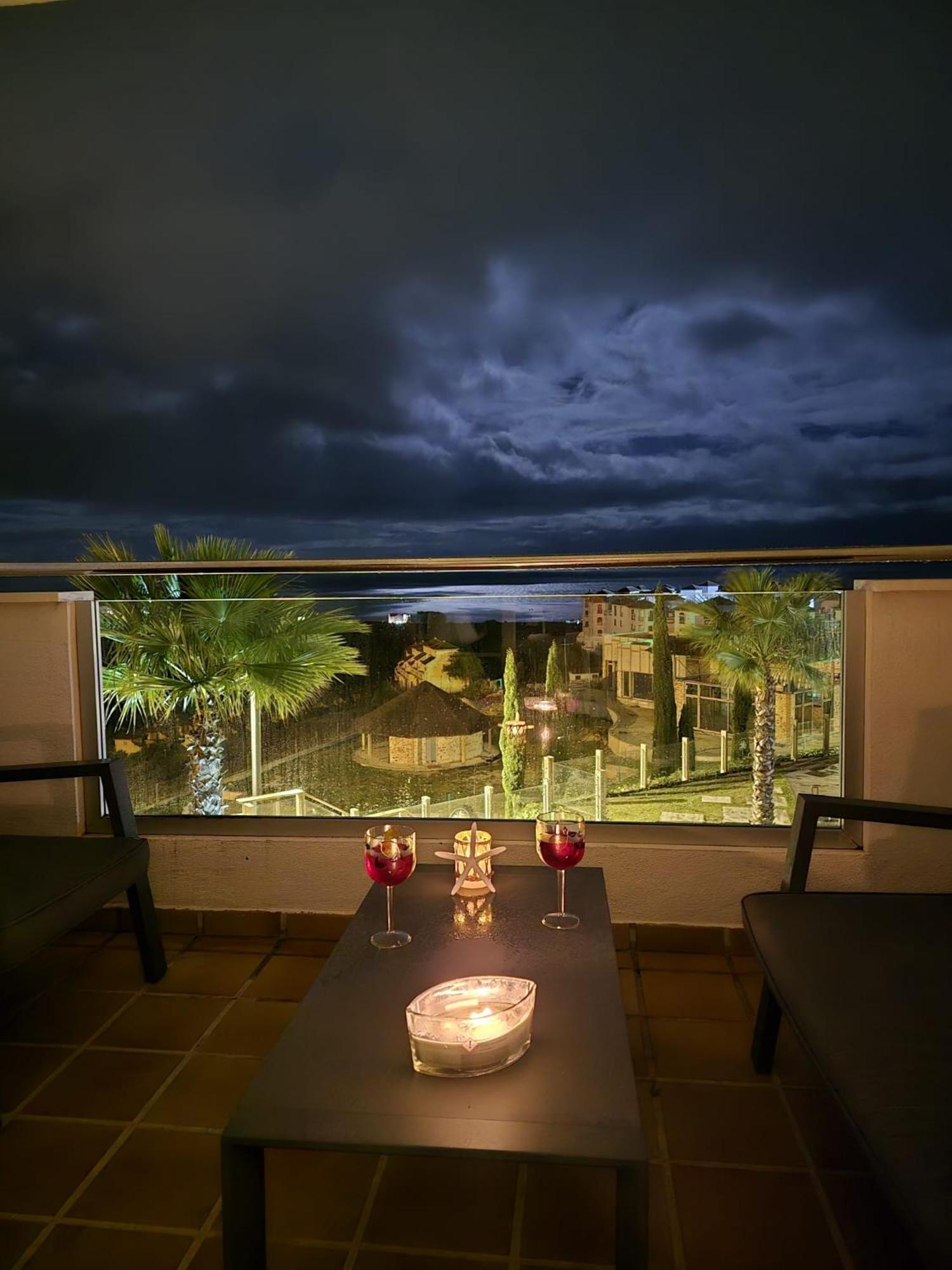 Seaside Serenity - Stylish Apartment With Spectacular Views Manilva Extérieur photo